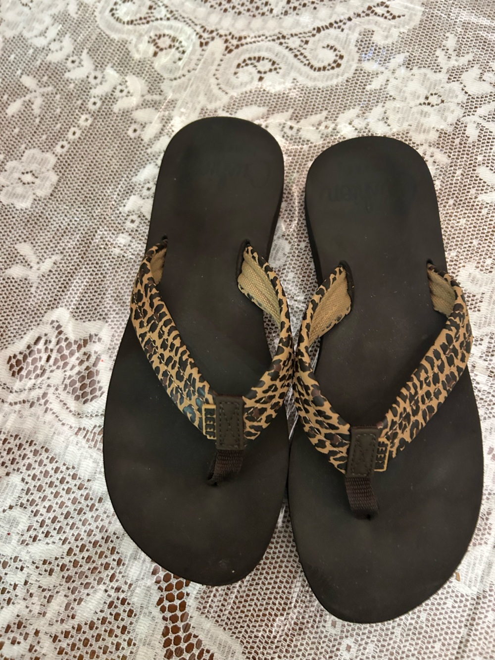 Reef Leopard-Print Flip Flops in Black and Tan size 8